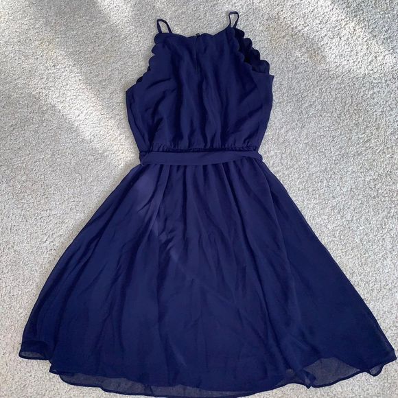 BCX Scalloped Sleeveless Dress with Sash - Picture 5 of 6